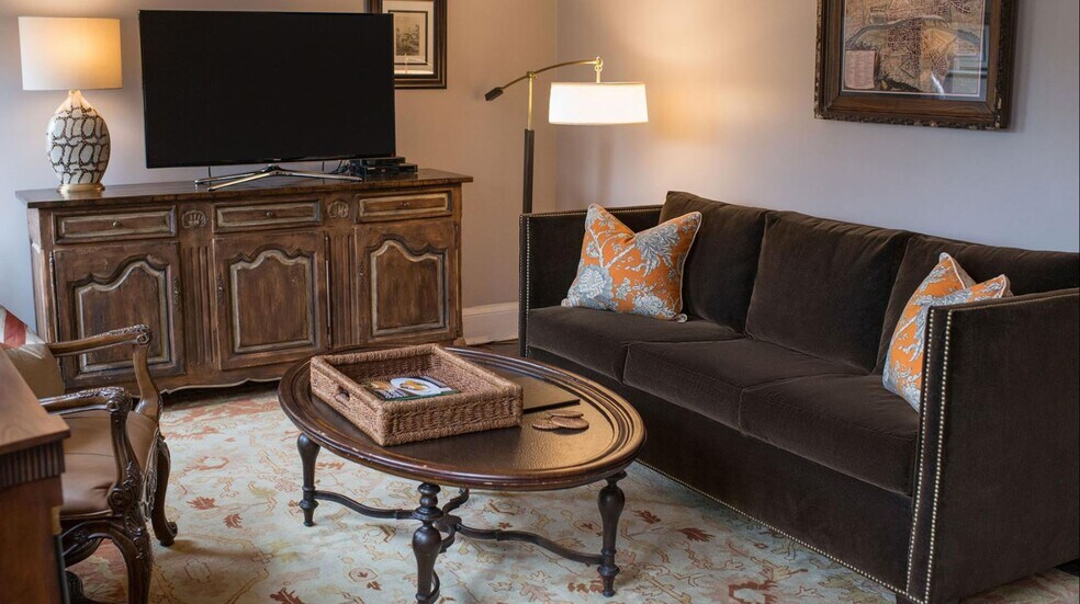 More Photos Of 36 Broadway St, Asheville Hotel For Sale