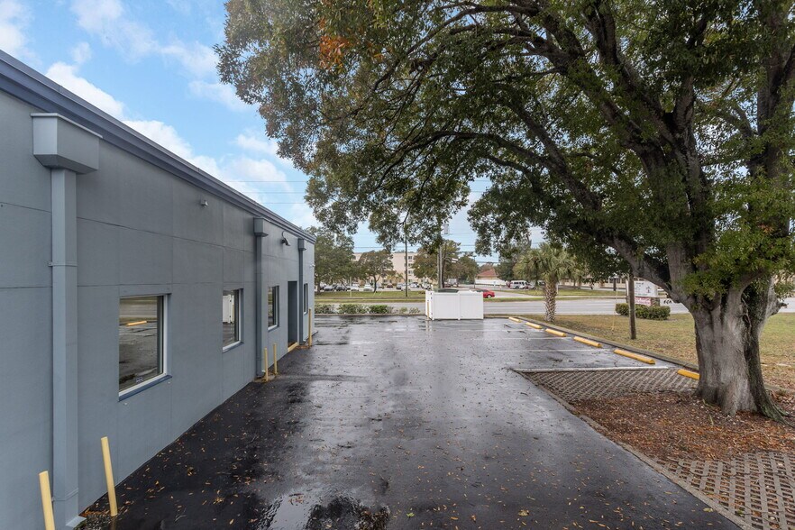 More Photos Of 7641 66th St N, Pinellas Park Medical For Sale