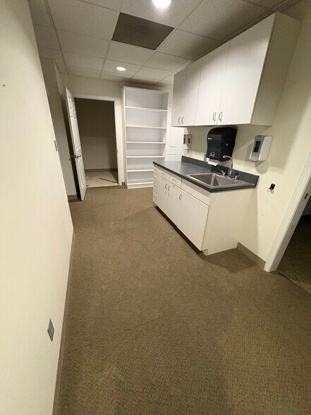 More Photos Of 2315 Sunset Blvd, Steubenville Medical For Lease