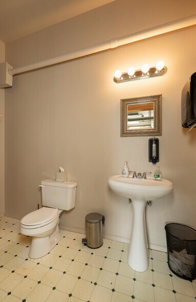 More Photos Of 3408 NE 65th St, Seattle Office Residential For Sale