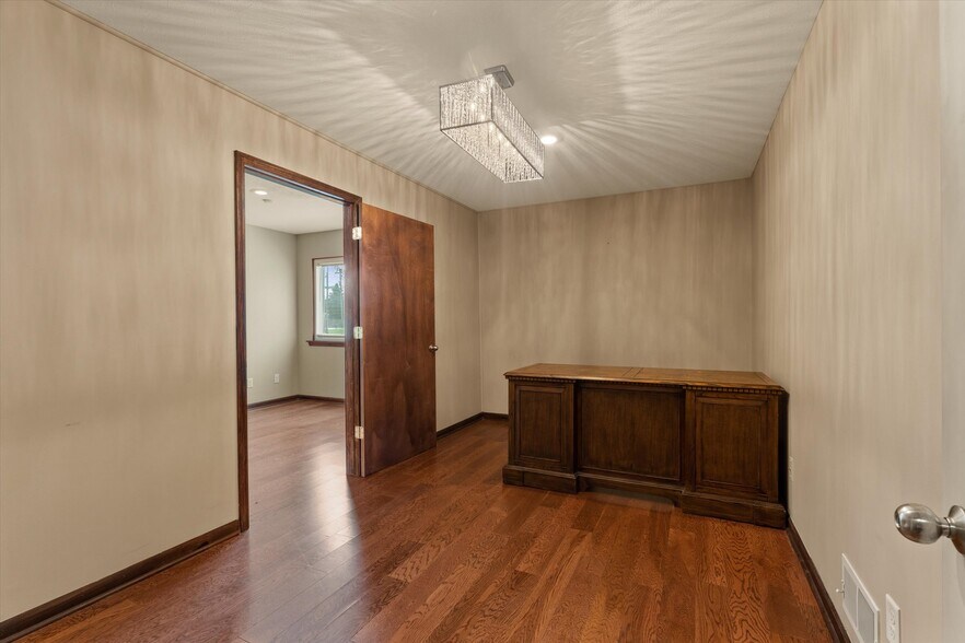 More Photos Of 51529-51541 Bittersweet Rd, Granger Office For Sale