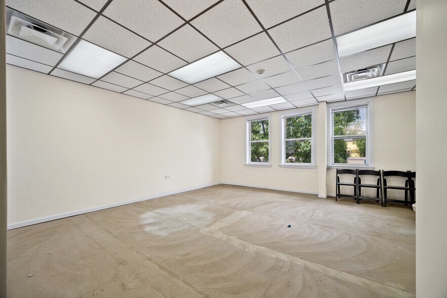 More Photos Of , Leonia General Retail For Sale