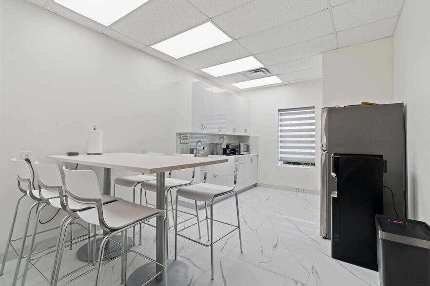 More Photos Of 3664 Walnut Bend Ln, Houston Office For Sale