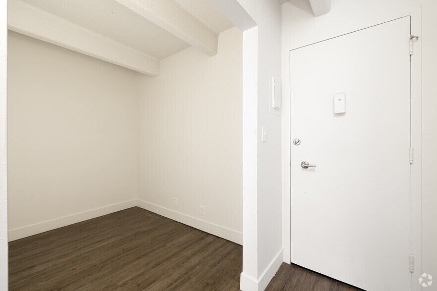 More Photos Of 107 W Cheyenne Rd, Colorado Springs Apartments For Sale