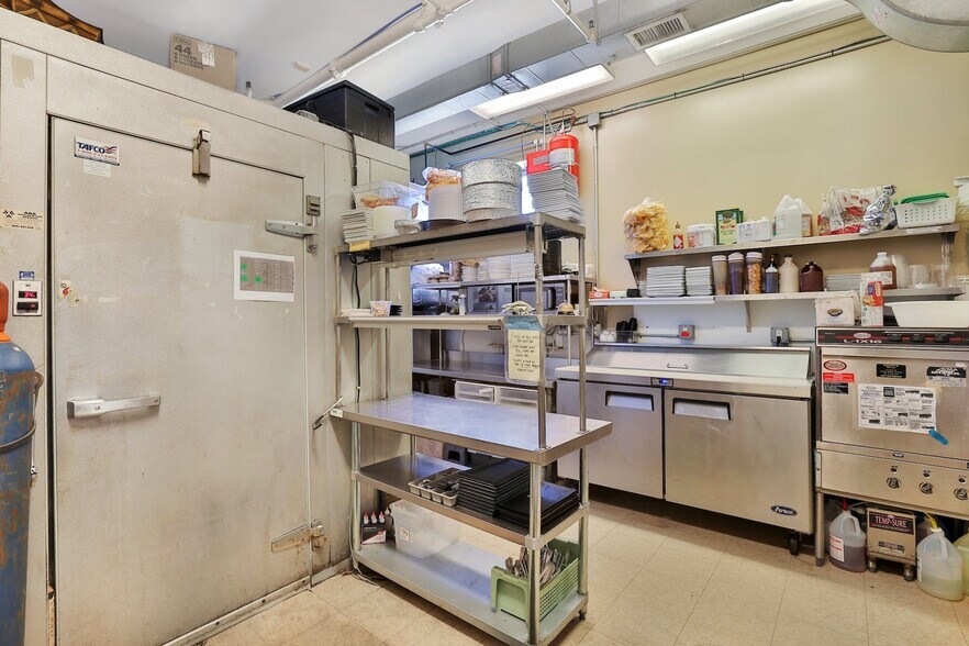 More Photos Of 148-164 E Route 59, Nanuet Freestanding For Sale