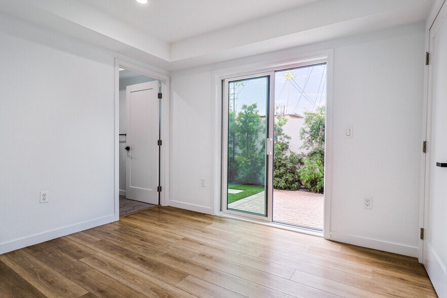 More Photos Of 1414 S Orange Dr, Los Angeles Apartments For Sale
