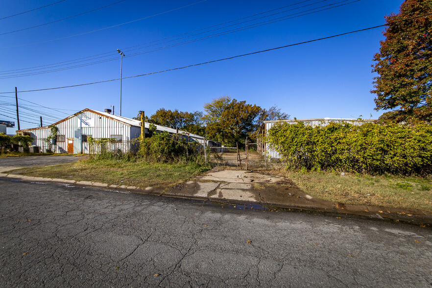 Primary Photo Of 1109 N Pine St, North Little Rock Manufacturing For Sale