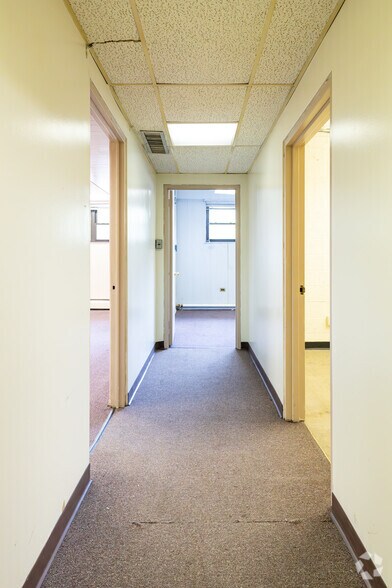 More Photos Of 3243 49th St, Astoria Freestanding For Lease