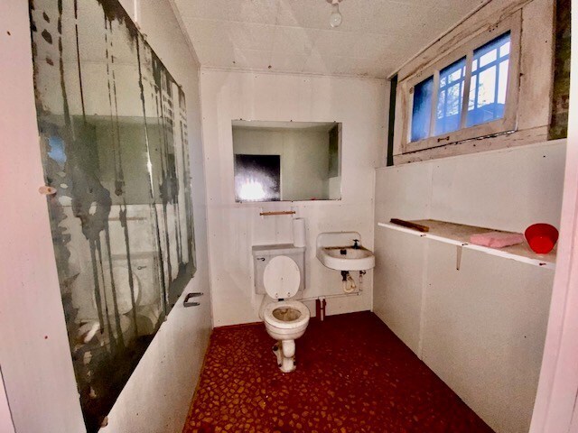 More Photos Of 209 3rd St, Mccomb Office For Sale