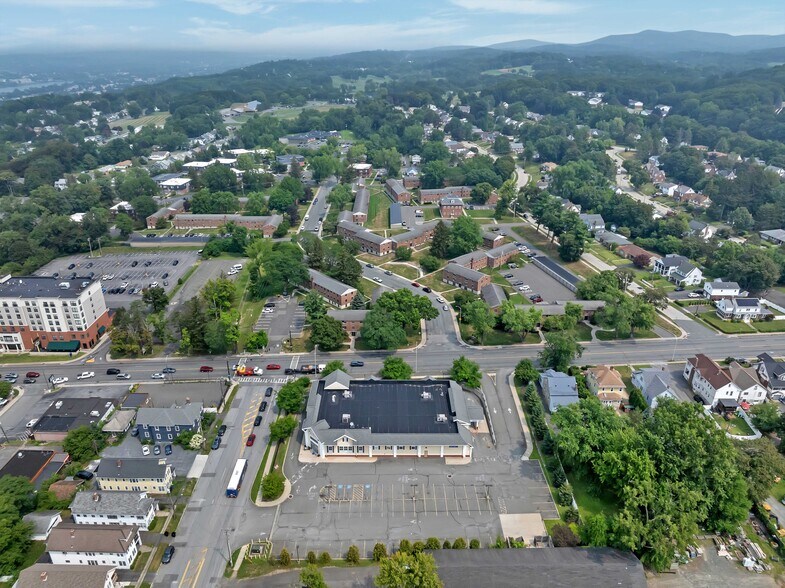 More Photos Of 272 Hoosick St, Troy Freestanding For Sale