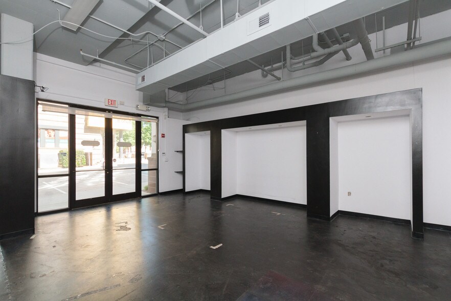 More Photos Of 810 E 7th St, Charlotte Apartments For Lease
