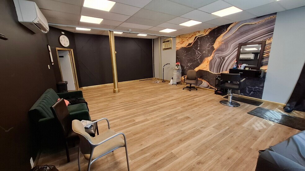 More Photos Of 445 E 5th St, Plainfield Storefront Retail Residential For Lease