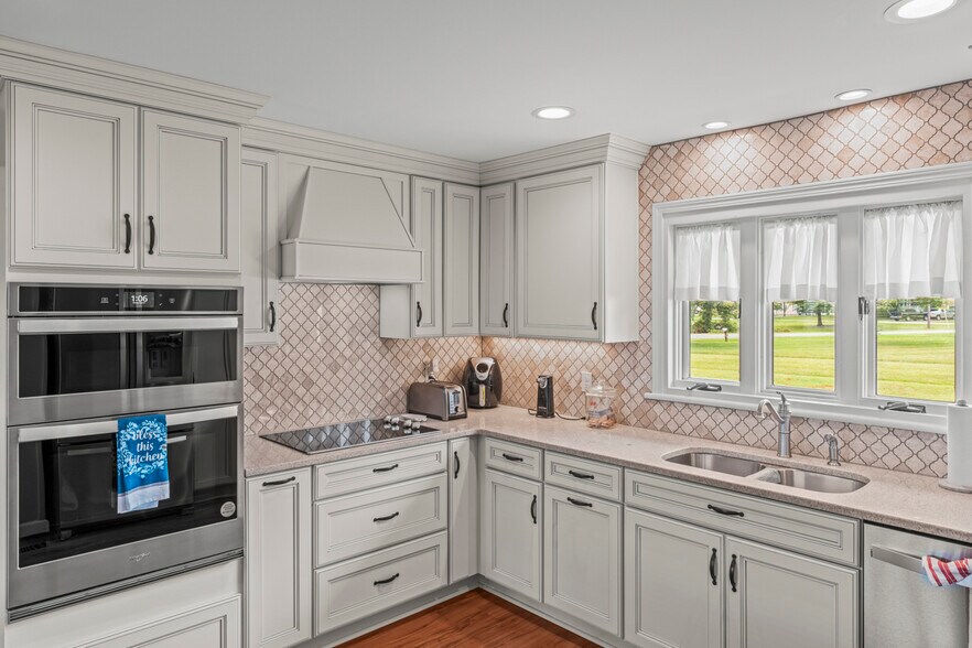 More Photos Of 128 Killian Farm Rd, Stanley Medical For Lease