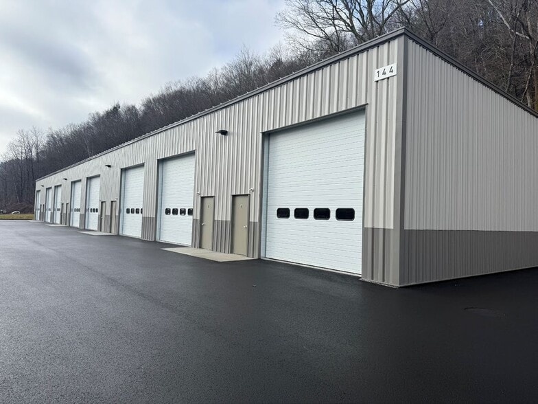 More Photos Of 144 Rowley St, Winchester Center Warehouse For Lease