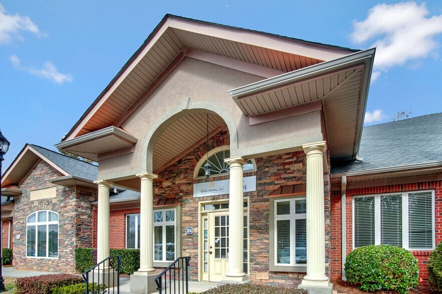 More Photos Of 4720 Peachtree Industrial Blvd, Berkeley Lake Office For Lease