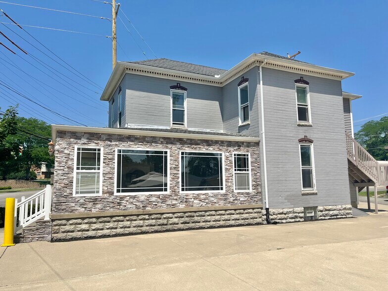 More Photos Of 1085 W Main St, Troy Medical For Sale