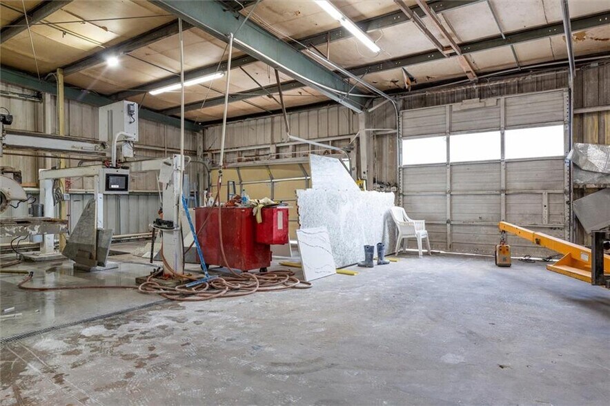 More Photos Of 306 US 123 Byp, Seneca Manufacturing For Lease