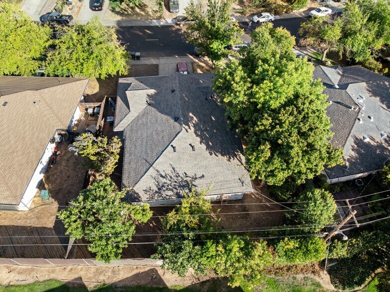 More Photos Of 5743 Woodleigh Dr, Carmichael Multifamily For Sale