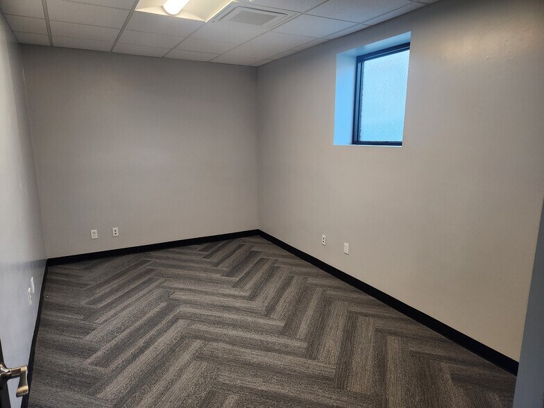 More Photos Of 1909 16th St, Bakersfield Office For Lease