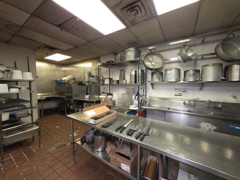 More Photos Of 9 Park Ln, Hilton Head Island Restaurant For Sale