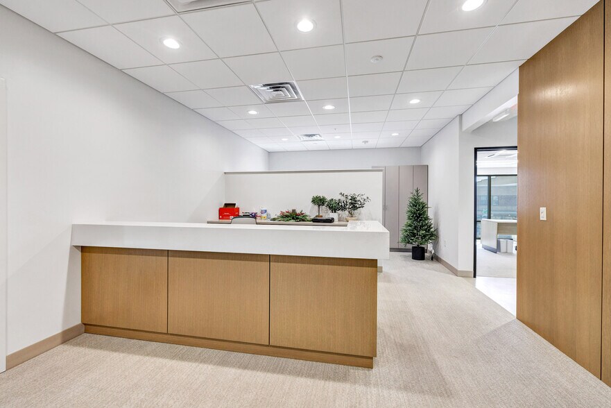 More Photos Of 201 W Wisconsin Ave, Neenah Apartments For Lease