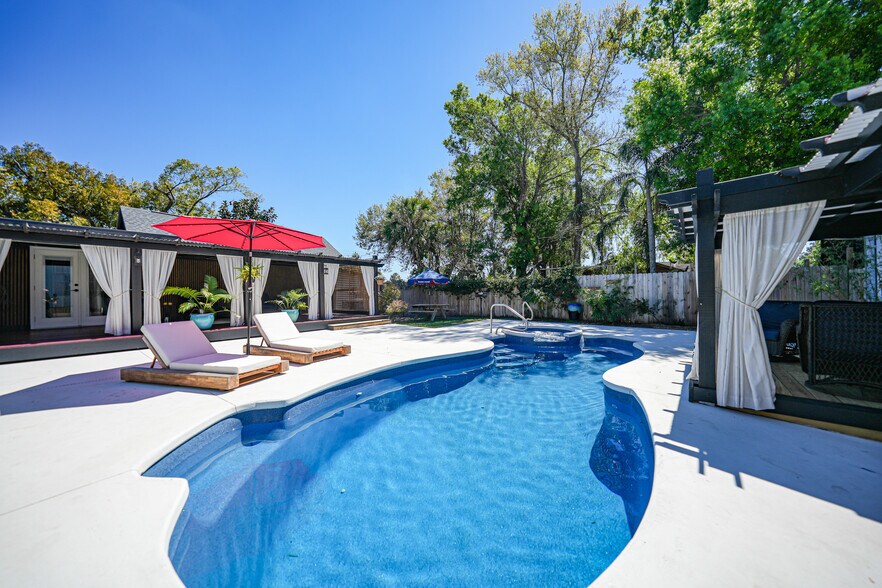 More Photos Of 2461 SW Highway 17, Arcadia Warehouse For Sale