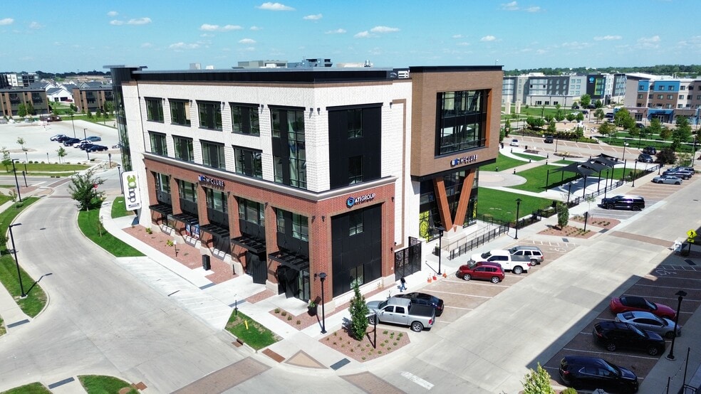 More Photos Of SW Market, Ankeny Office For Lease