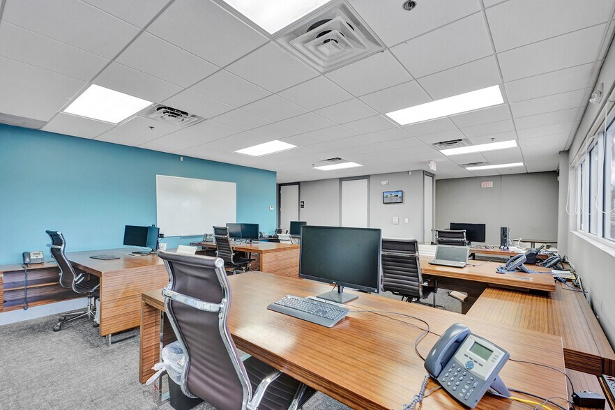 More Photos Of 1630 NW 108th Ave, Miami Warehouse For Sale