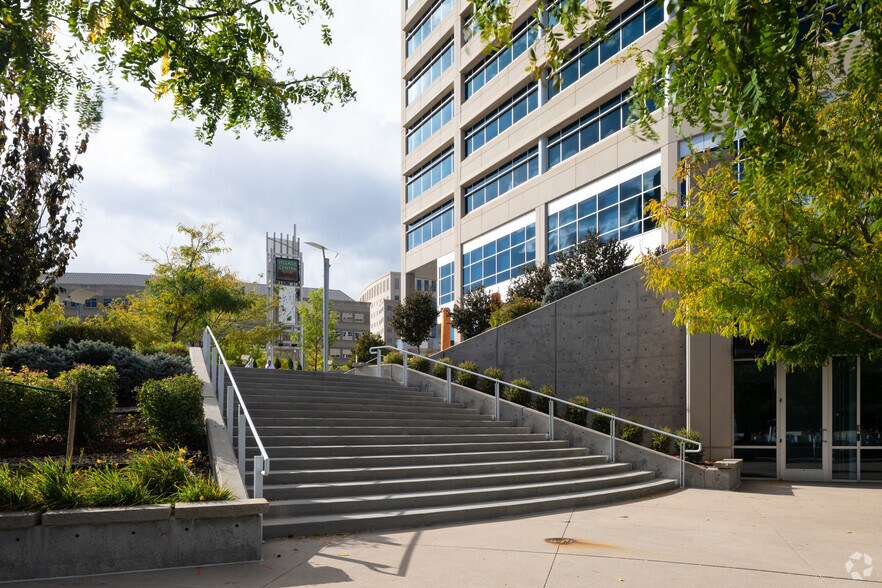 More Photos Of 6380 S Fiddlers Green Cir, Greenwood Village Office For Lease