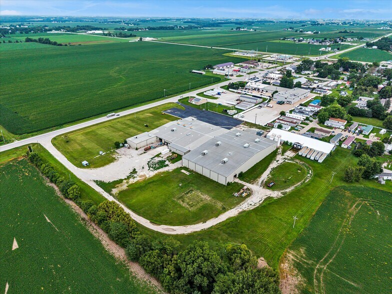 More Photos Of 202 1st St S, Kalona Manufacturing For Sale