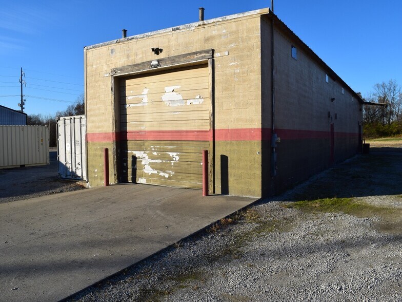 More Photos Of 600 S Camp Ave, Olney Warehouse For Sale
