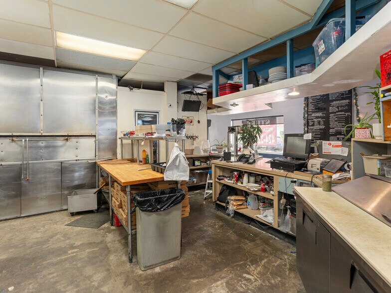 More Photos Of 400-408 Main St, El Segundo Storefront For Lease