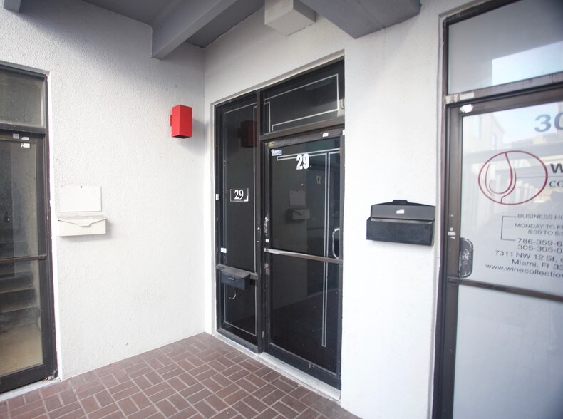 More Photos Of 7311-7323 NW 12th St, Miami Light Distribution For Sale