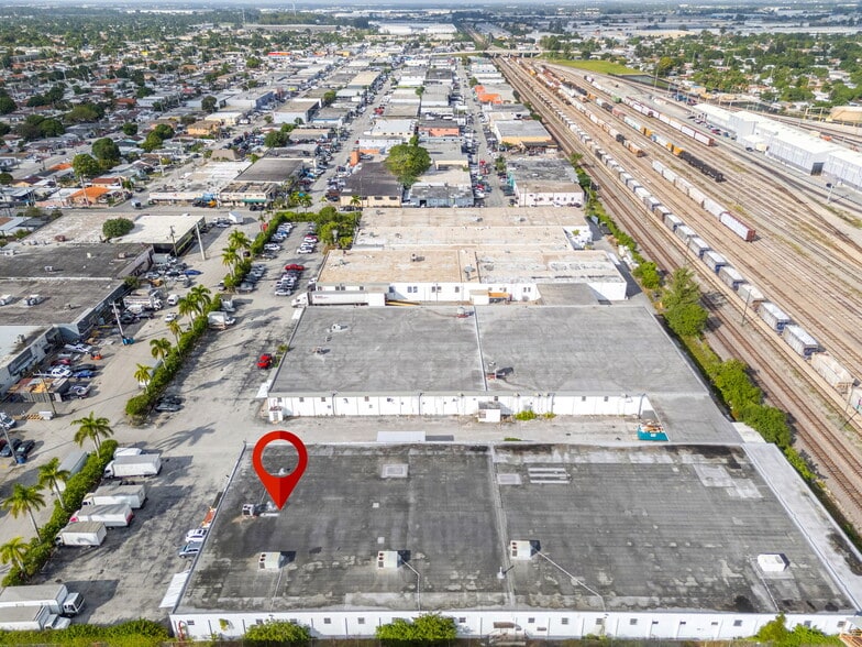 More Photos Of 3925 E 10th Ct, Hialeah Warehouse For Lease