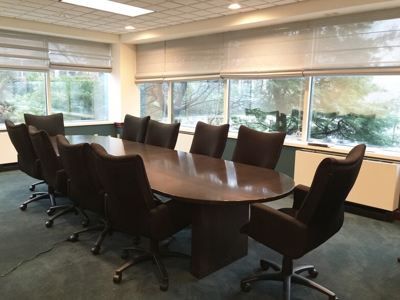 More Photos Of 53 Forest Ave, Old Greenwich Office For Lease