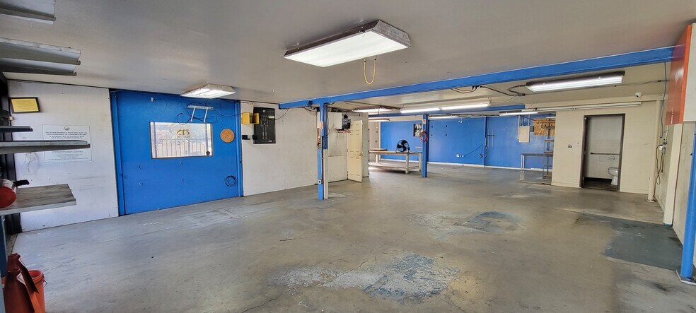 More Photos Of 611 E Route 66, Glendora Auto Repair For Lease
