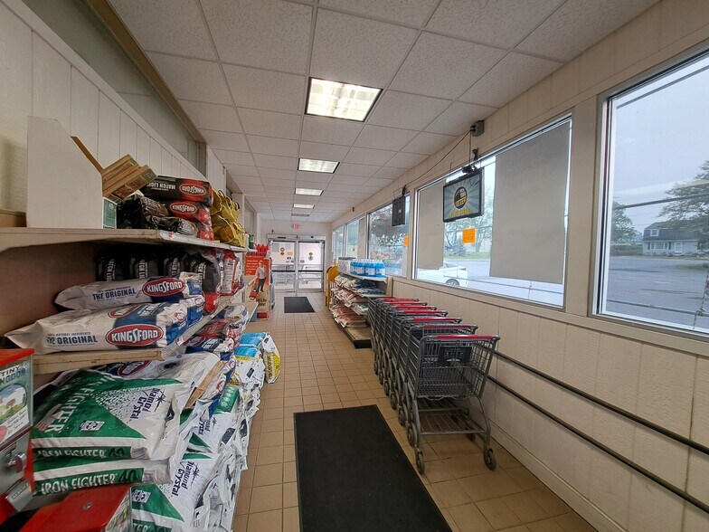 More Photos Of 28 Maple Ave, Bloomfield Convenience Store For Sale