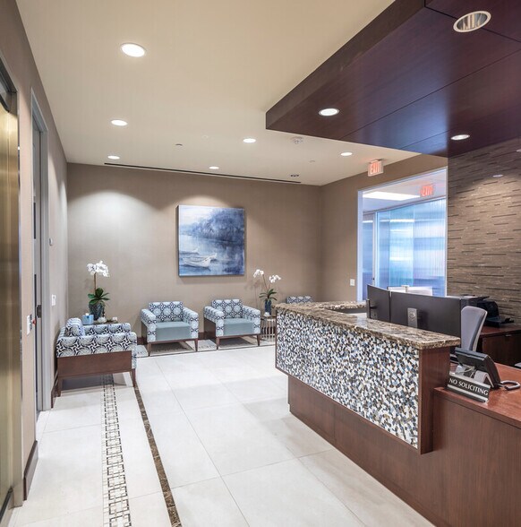 More Photos Of 455 E Medical Center Blvd, Webster Medical For Lease