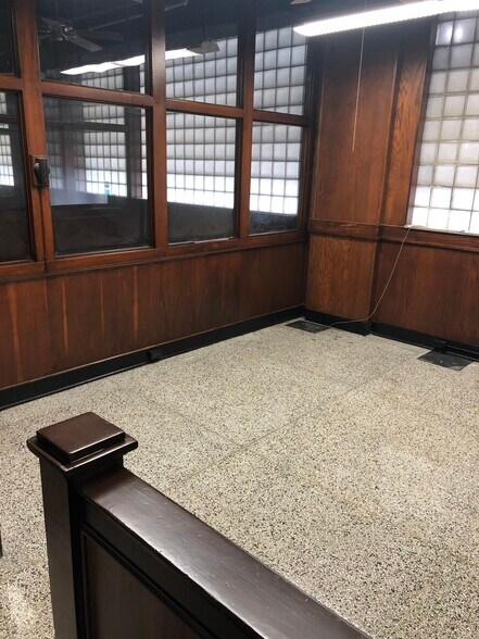 More Photos Of 202 Miley Ave, Indianapolis Manufacturing For Sale