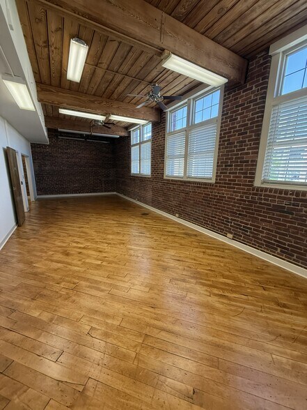 More Photos Of 1314 Lincoln St, Columbia Office For Lease
