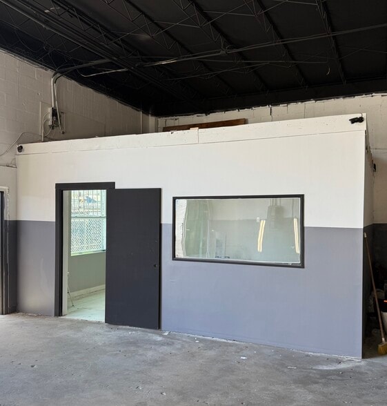 More Photos Of 3771 NW 51st St, Miami Warehouse For Sale