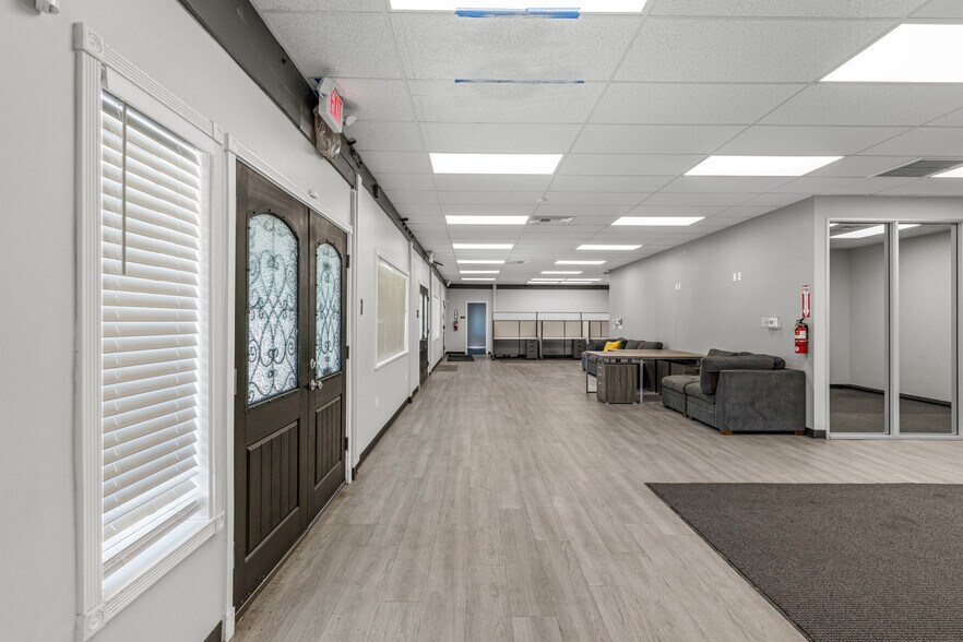 More Photos Of 1113 Castro Way, Sacramento Office For Sale