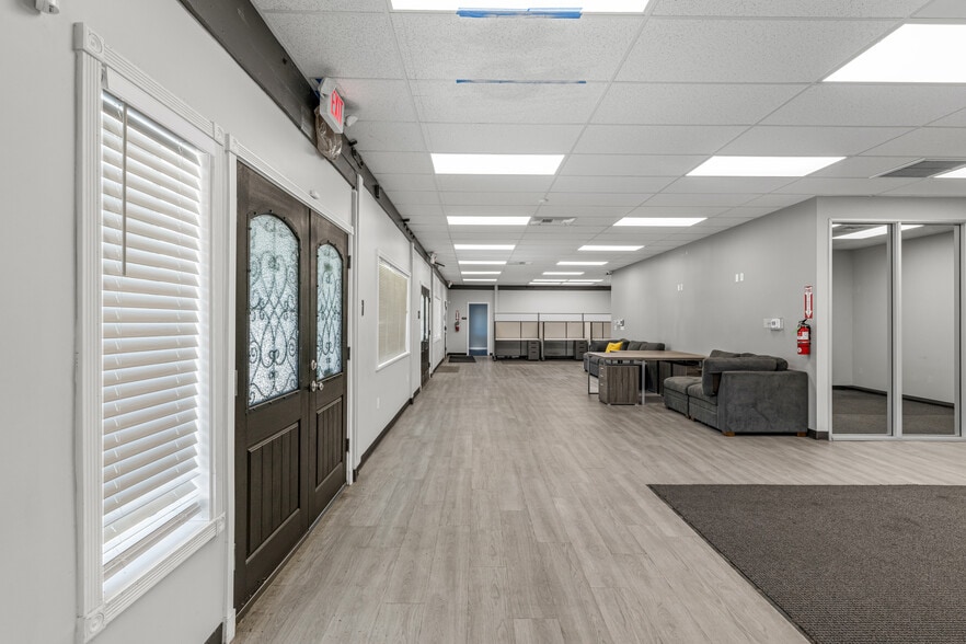 More Photos Of 1113 Castro Way, Sacramento Office For Sale