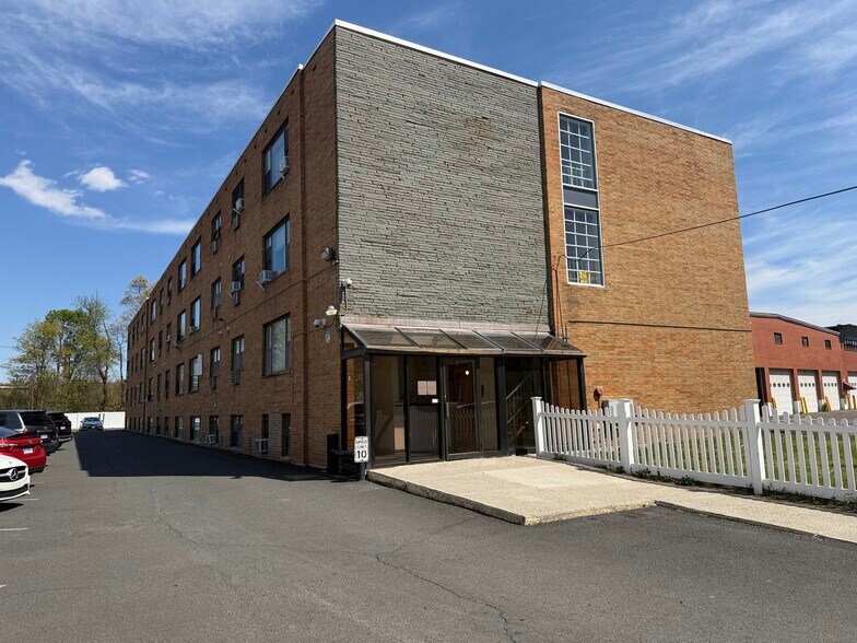Primary Photo Of 544 Tolland St, East Hartford Apartments For Sale