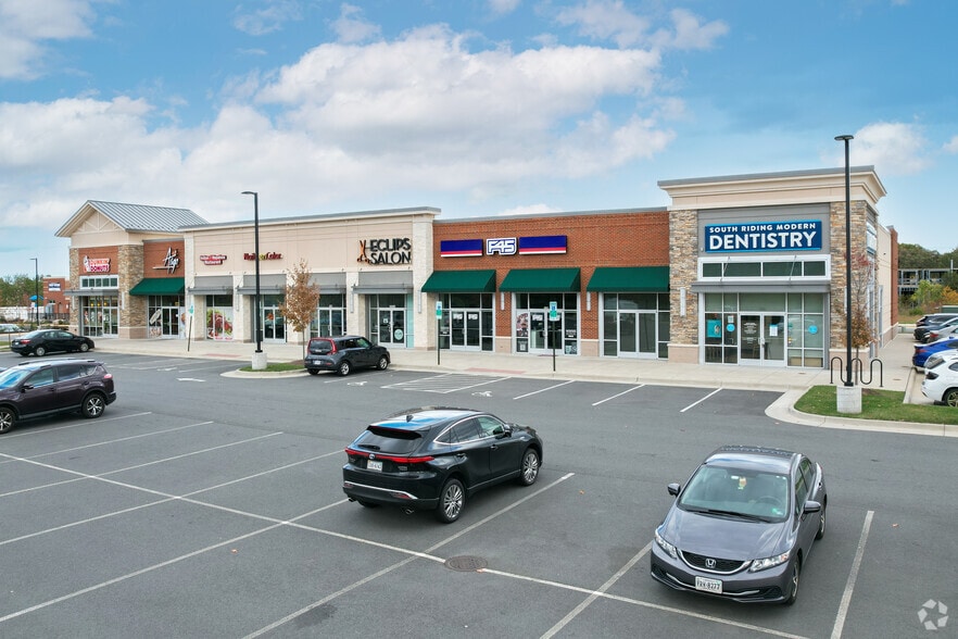 More Photos Of 25421 Lizzio Center Dr, Chantilly General Retail For Lease