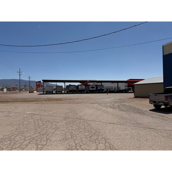 More Photos Of 3401 N White Sands Blvd, Alamogordo Warehouse For Lease