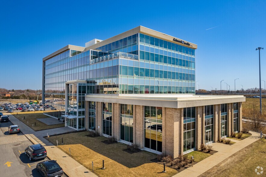 More Photos Of 7055 Boul Taschereau, Brossard Office For Lease