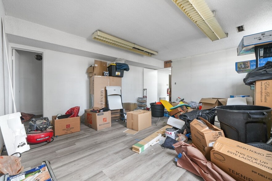 More Photos Of 3736-3738 San Fernando Rd, Glendale Flex For Sale