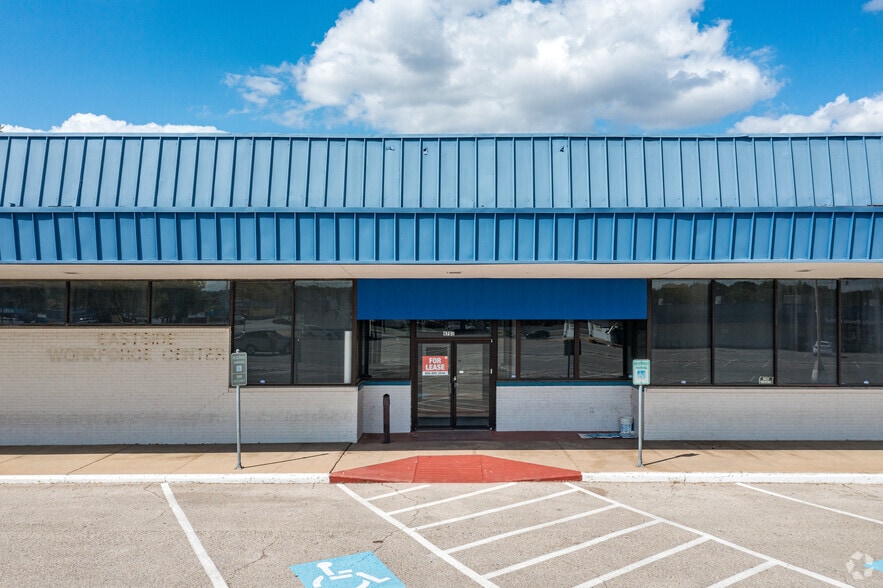 More Photos Of 4701-4753 E Lancaster Ave, Fort Worth Unknown For Lease