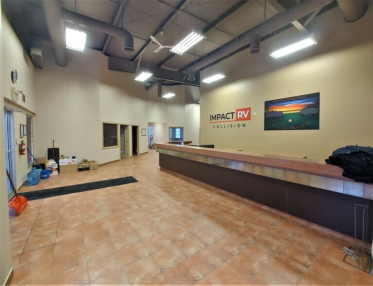 More Photos Of 1780 49 Av, Red Deer Industrial For Lease
